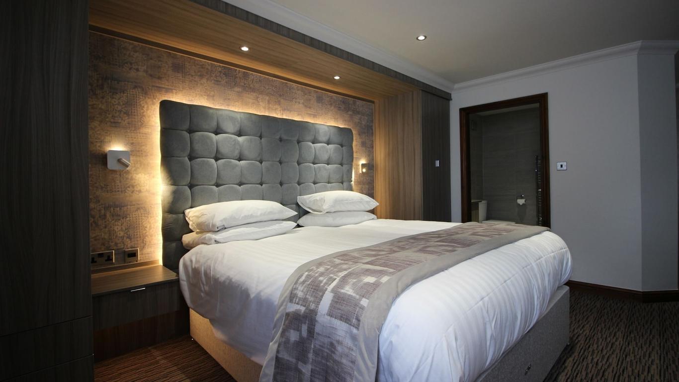 Best Western Plus Pastures Hotel
