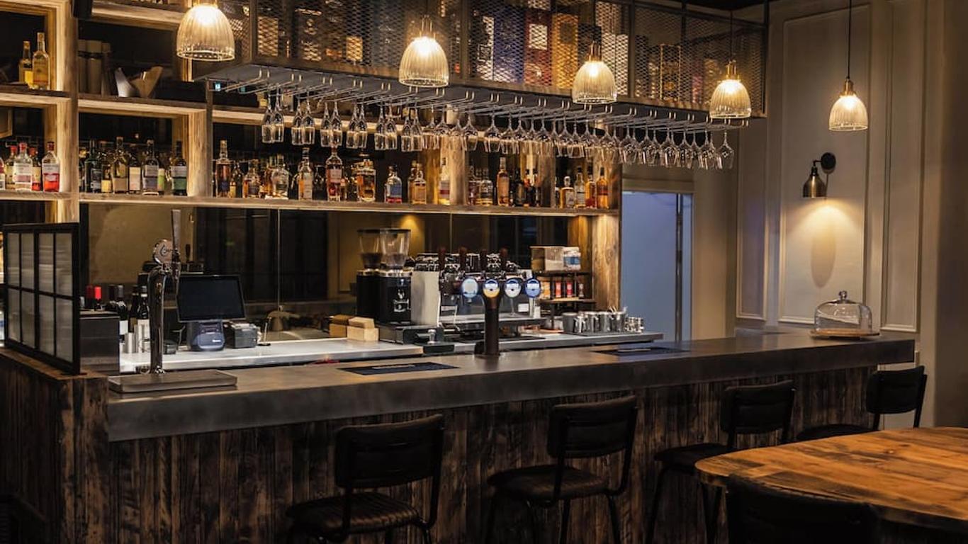 Code Pod Hostels - The Court