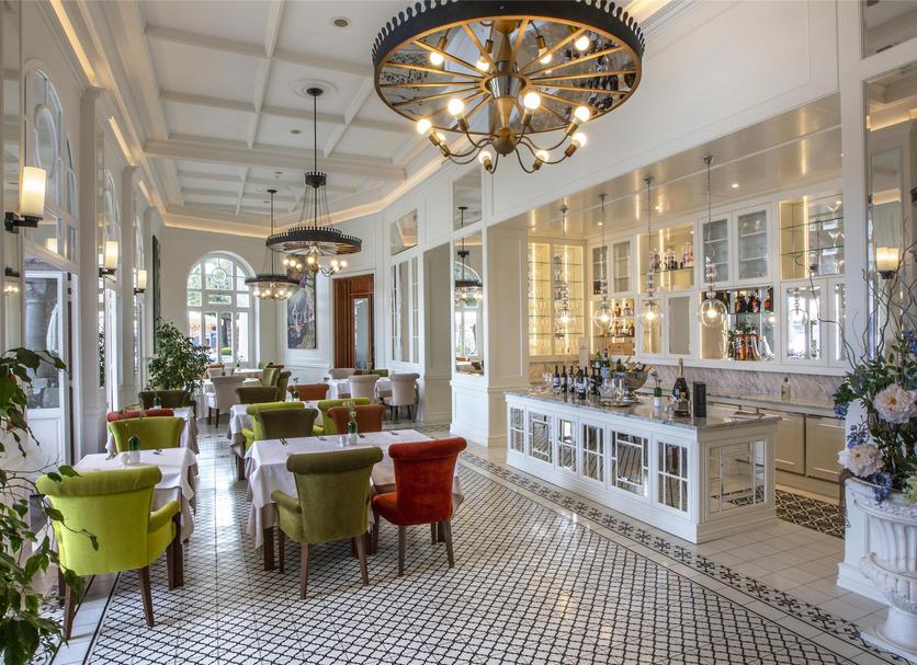 Restaurant Photo