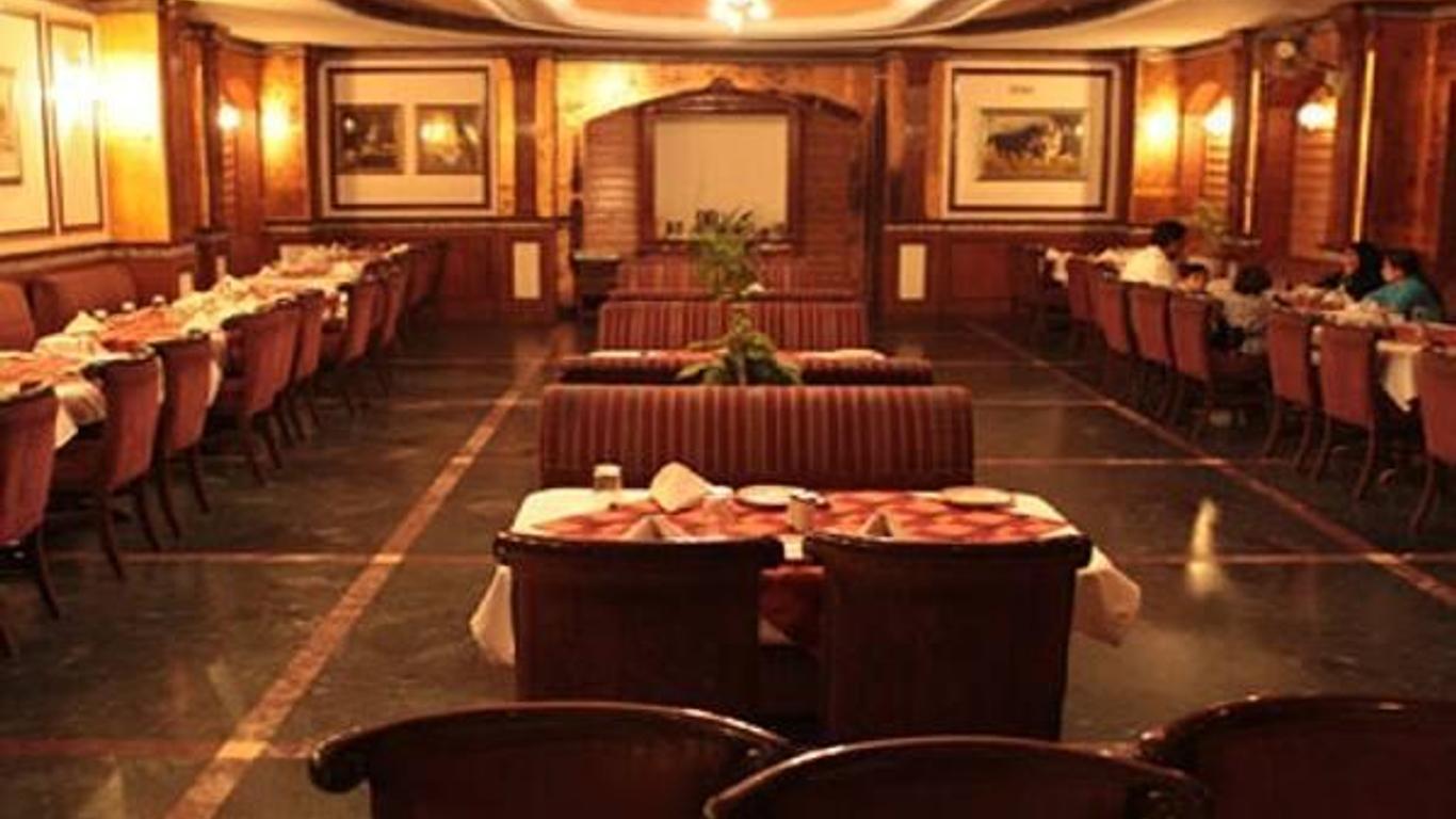 Hotel Rajmahal