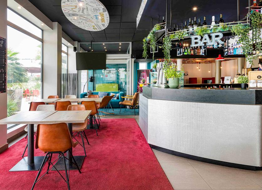 Bar Photo