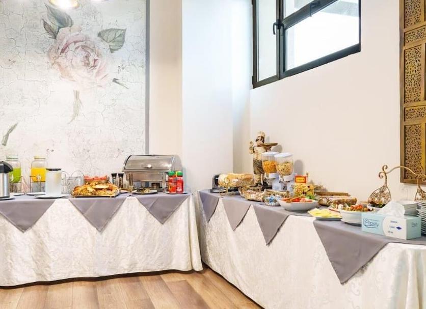 Buffet Photo
