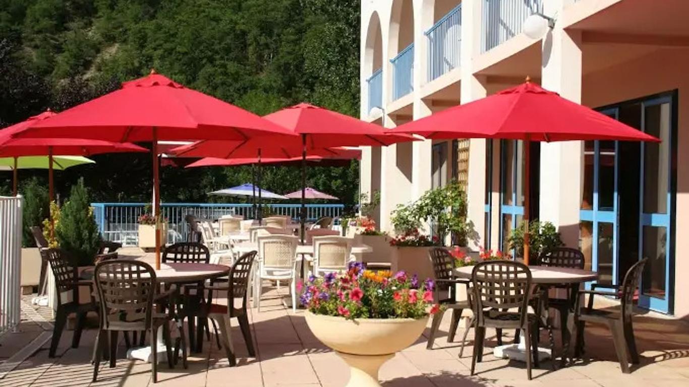 Tonic Hotel