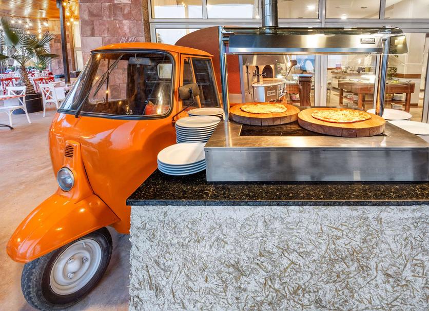 Buffet Photo