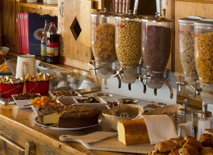 Buffet Photo