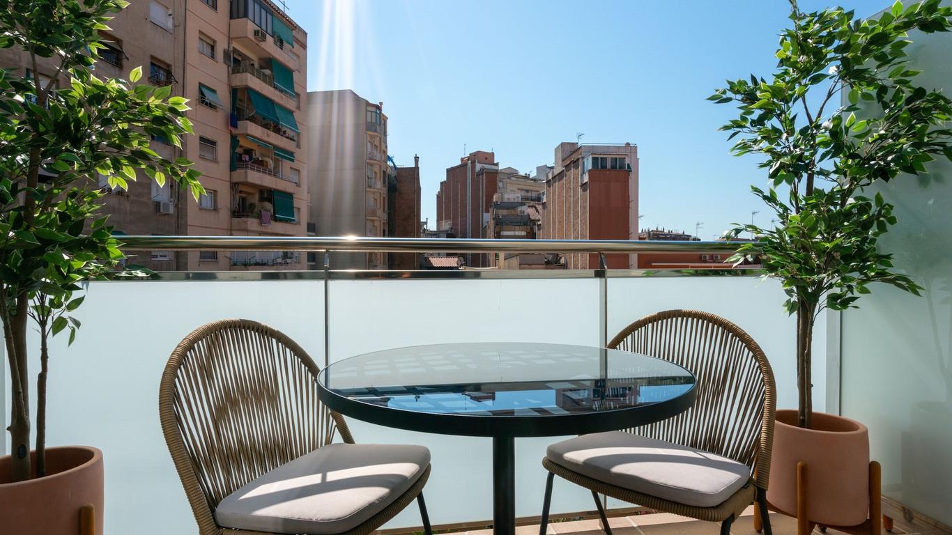 limehome Barcelona Carrer de Besalú 82
