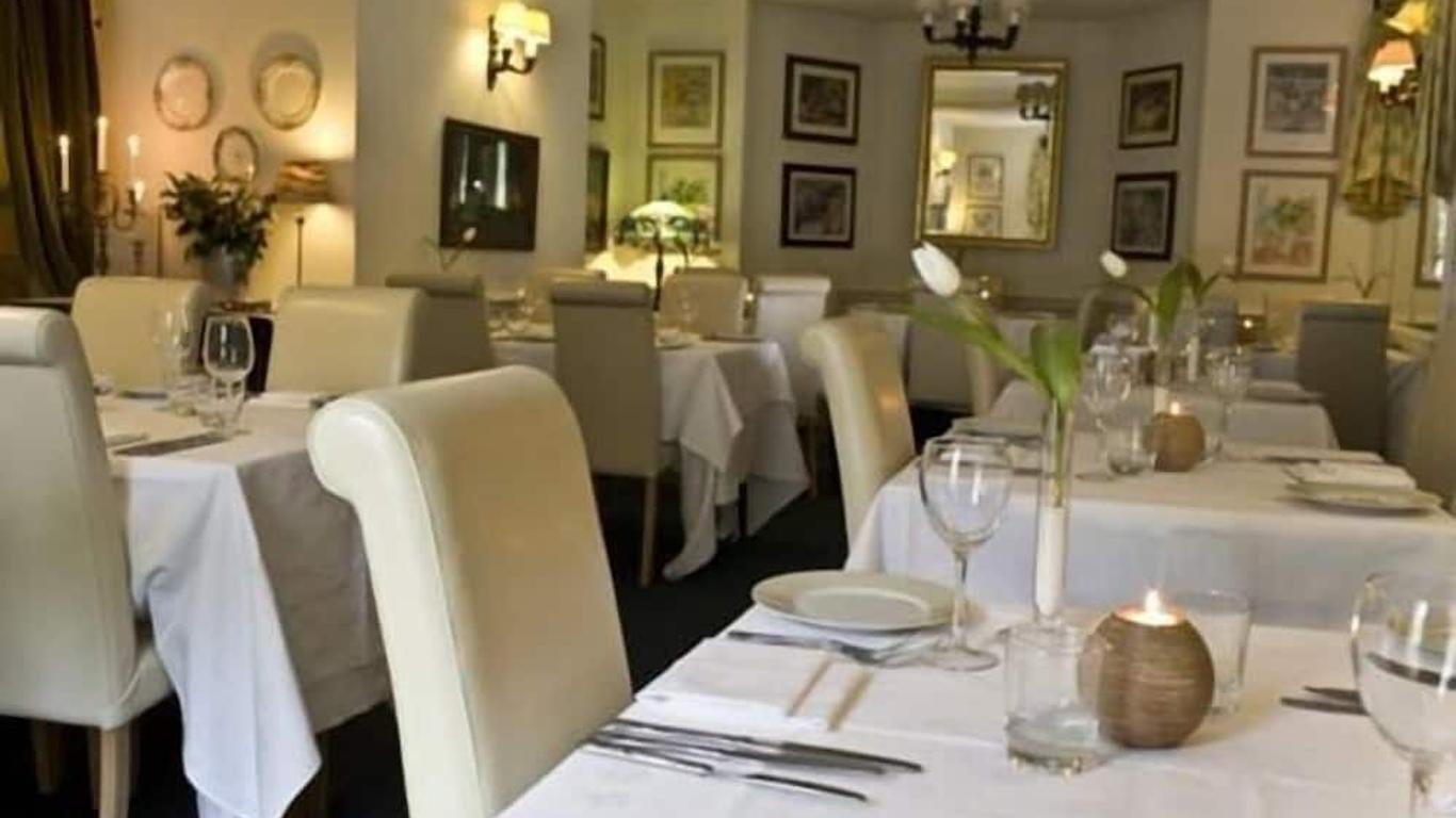 Overcliffe. Hotel