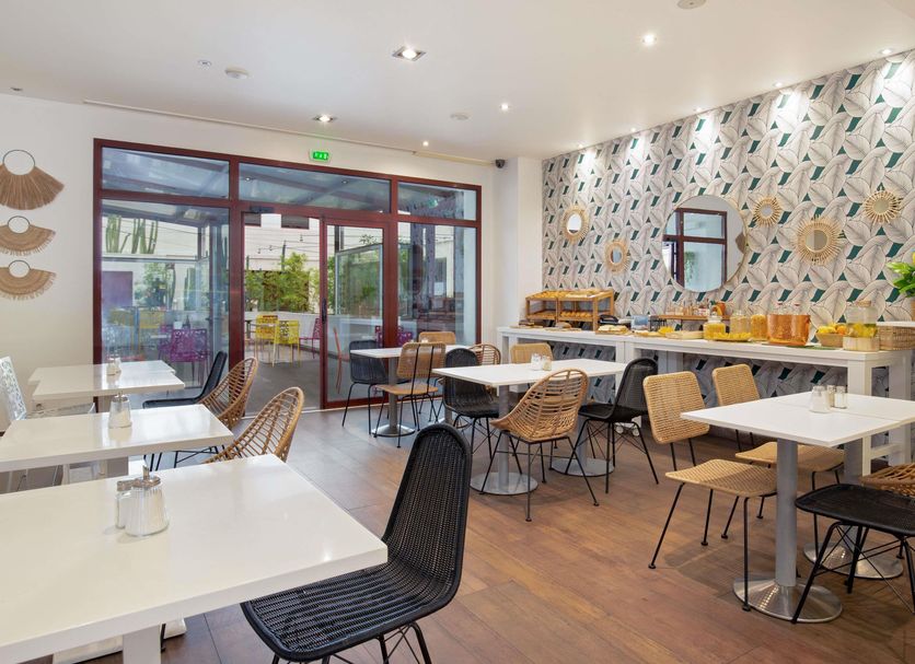 Restaurant Photo