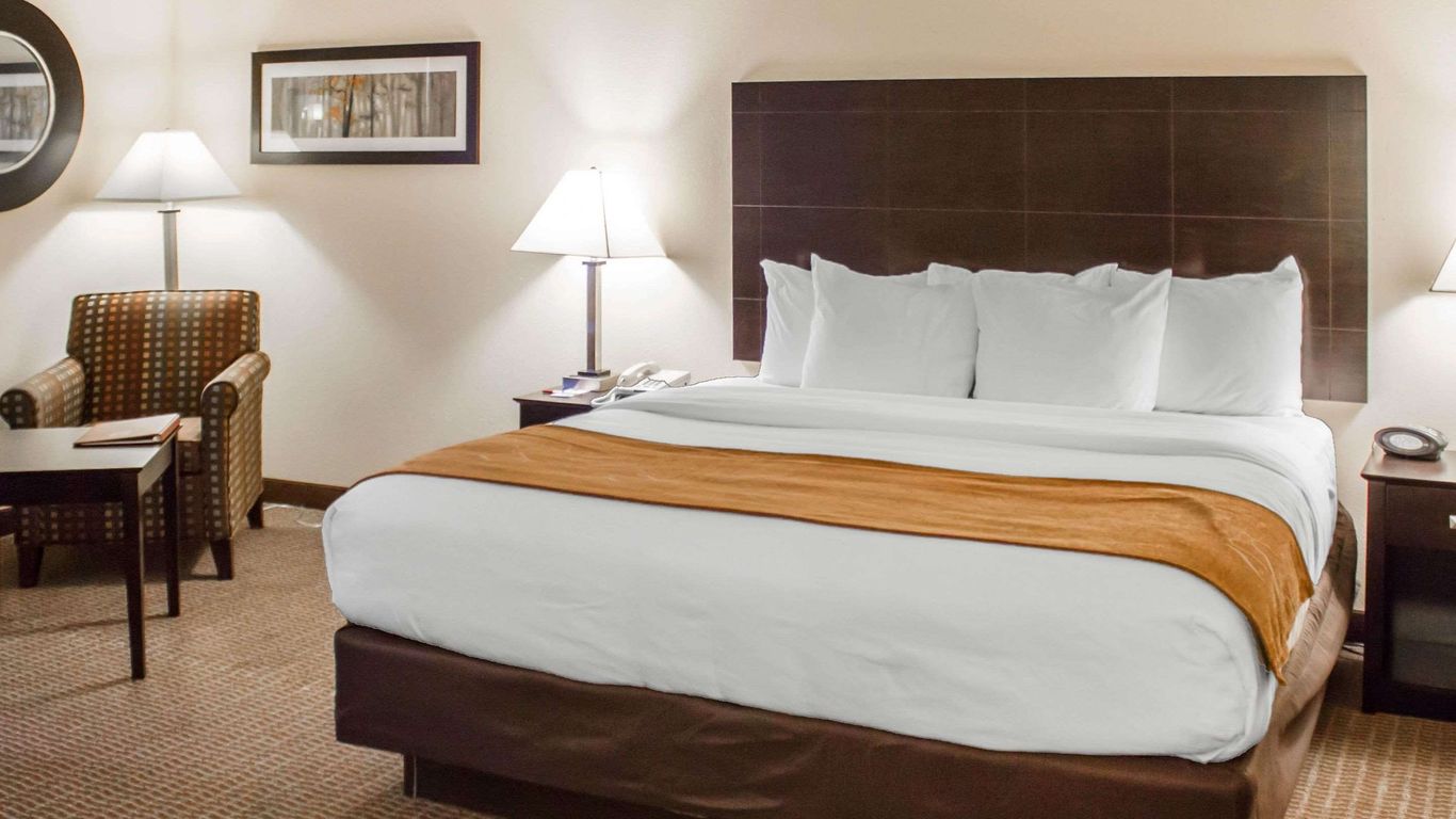 Comfort Suites Lewisburg à partir de . Hôtels à Lewisburg KAYAK