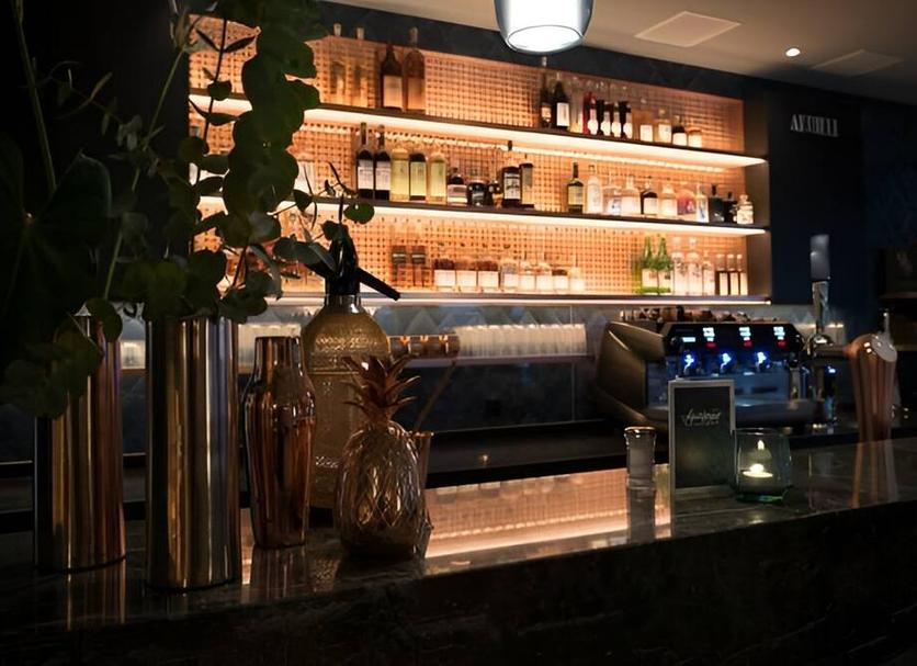 Bar Photo