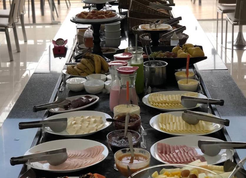 Buffet Photo