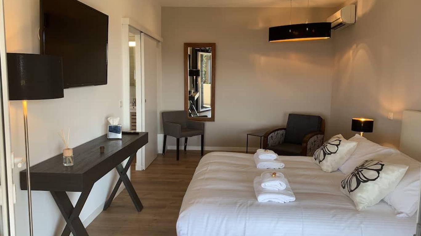 Swim Lodge Hotel