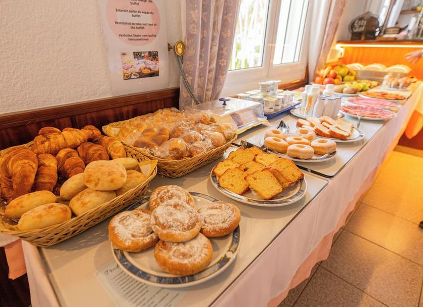 Buffet Photo