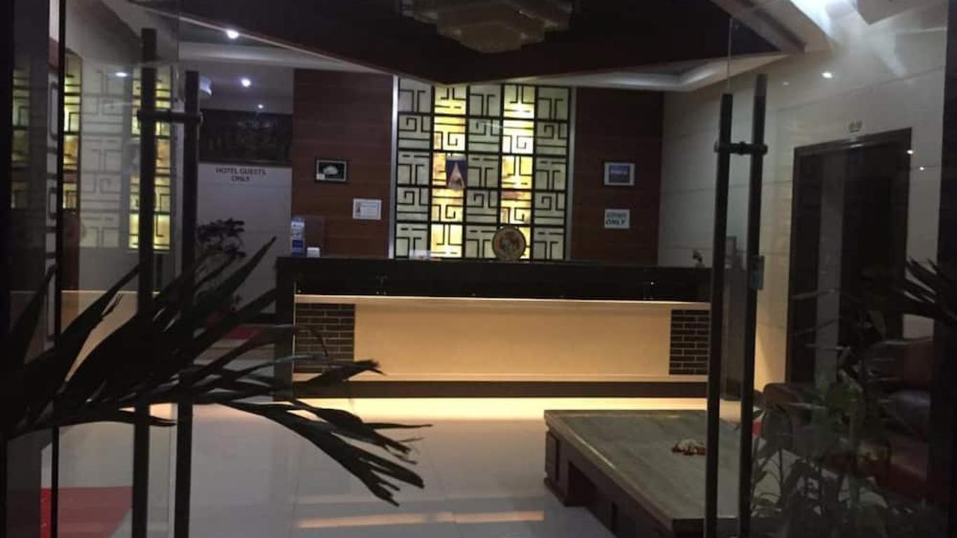 Emerald Hotel & Restaurant