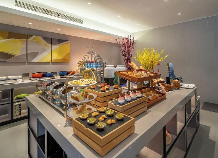 Buffet Photo