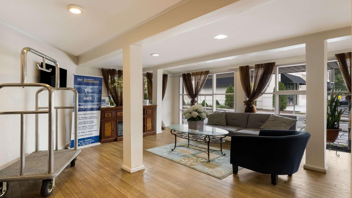 SureStay Plus by Best Western Woodbury Inn