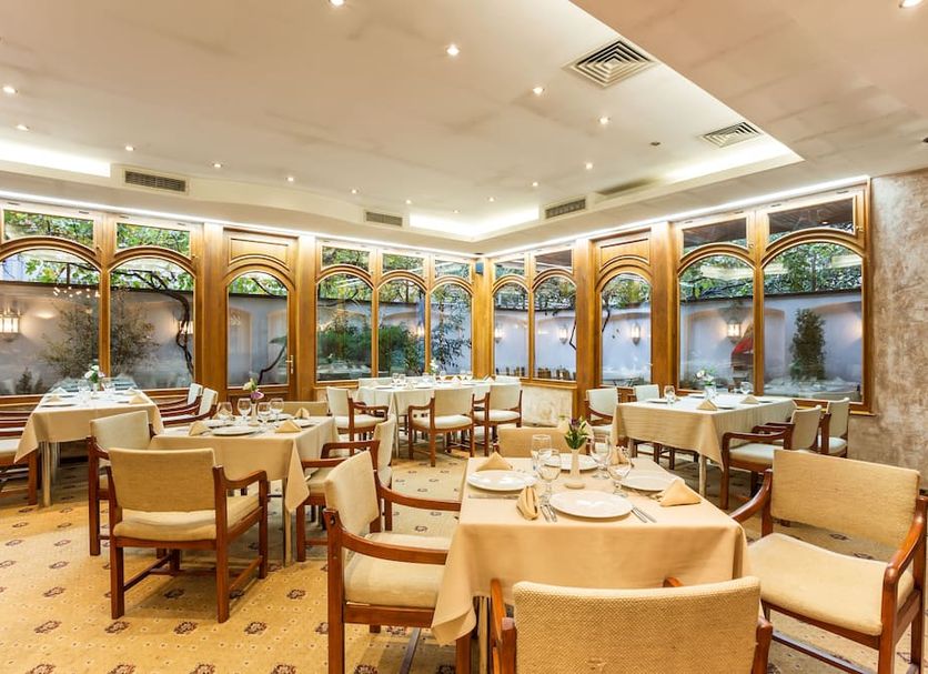 Restaurant Photo