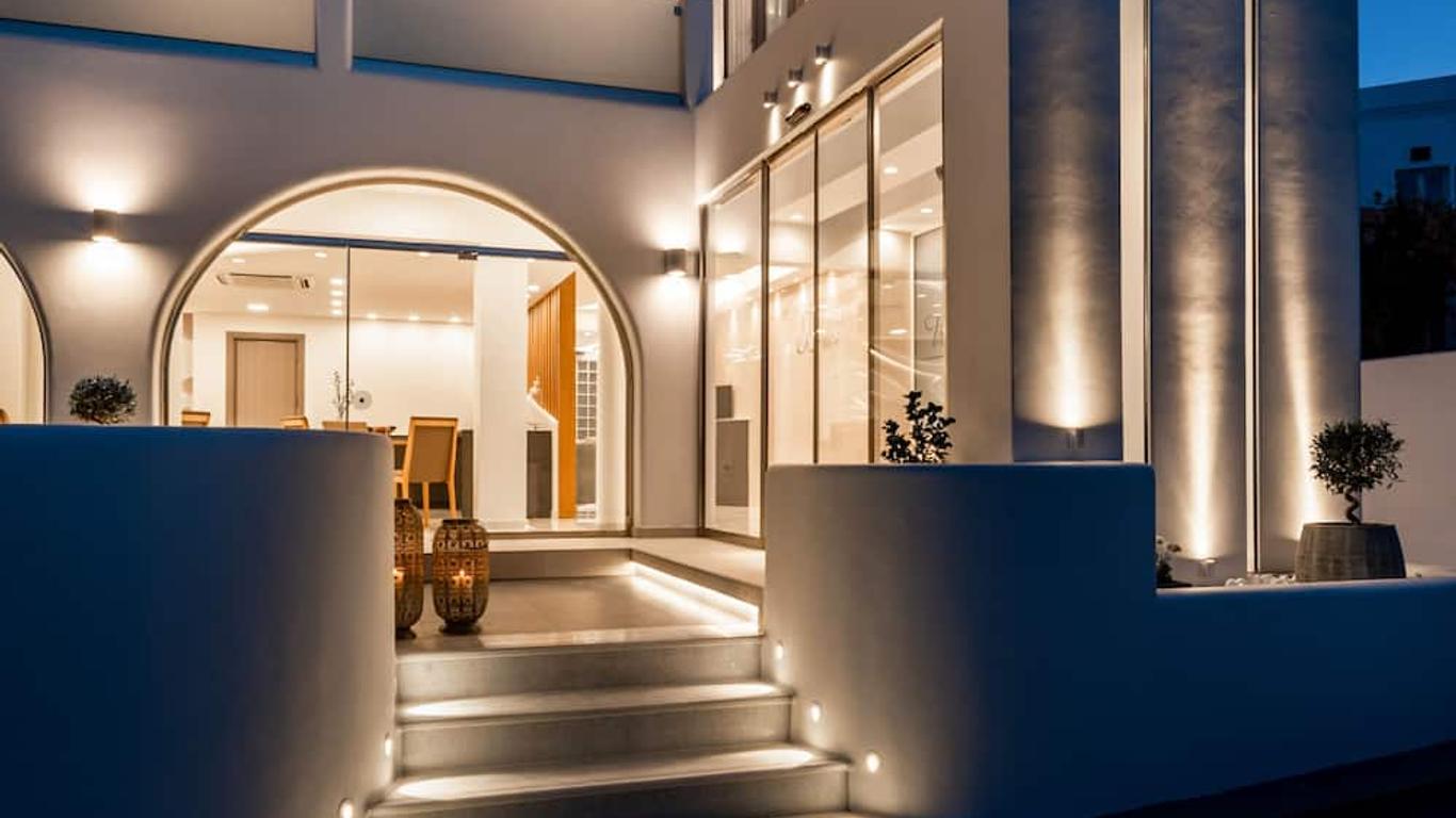 Deluxe Hotel Santorini