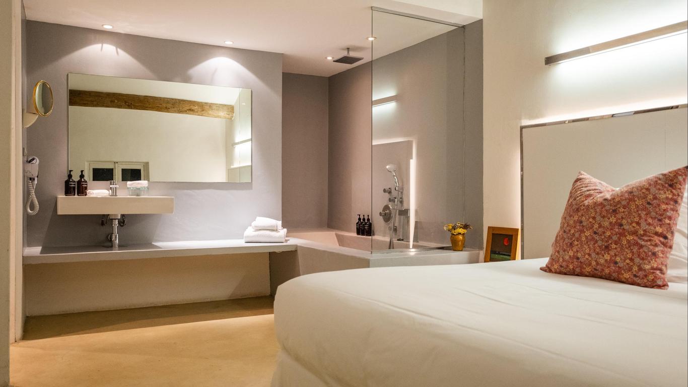 Le Galinier, Lourmarin, an authentic Beaumier Guesthouse