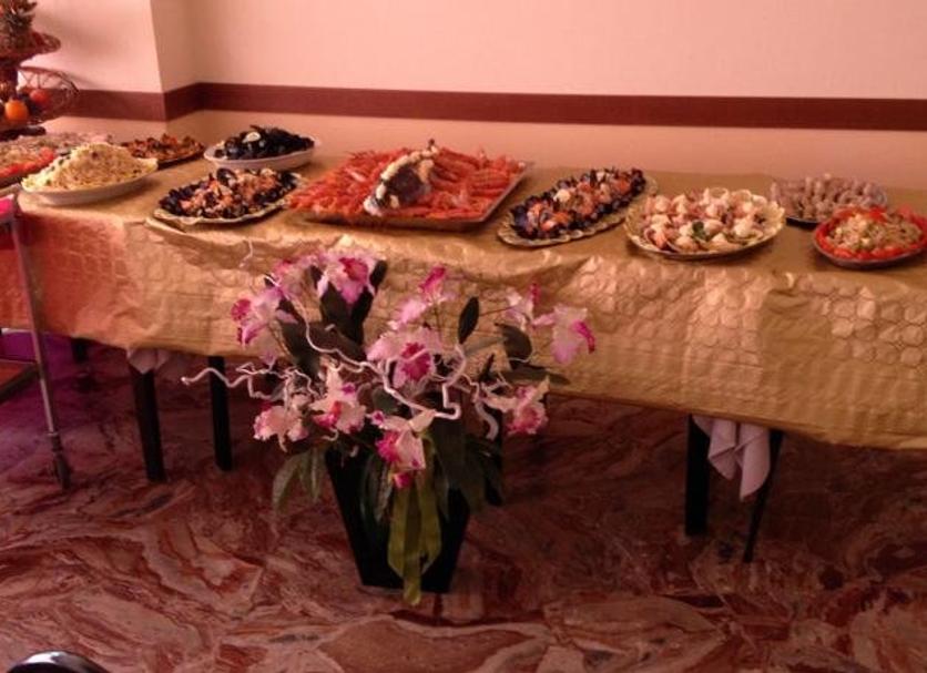Buffet Photo