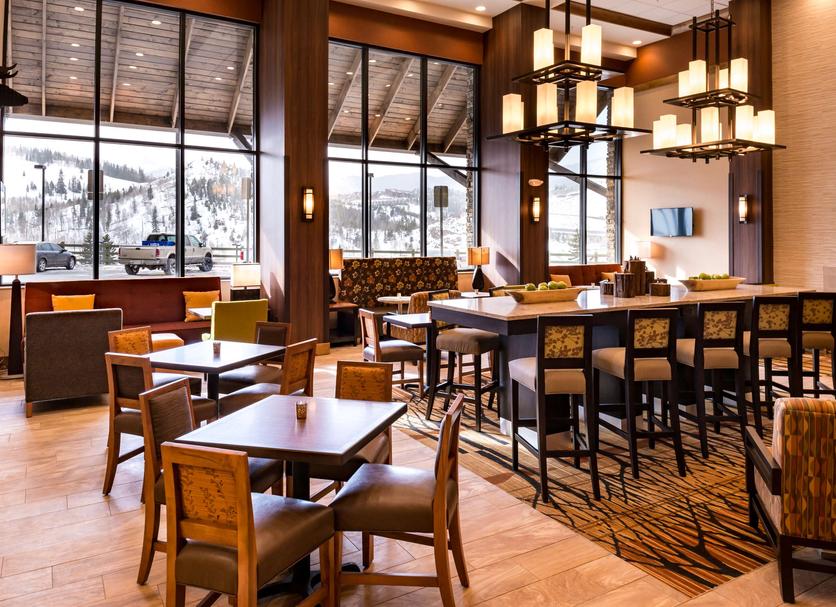 Restaurant Photo
