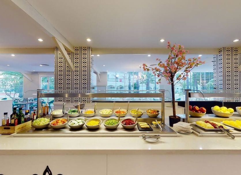 Buffet Photo
