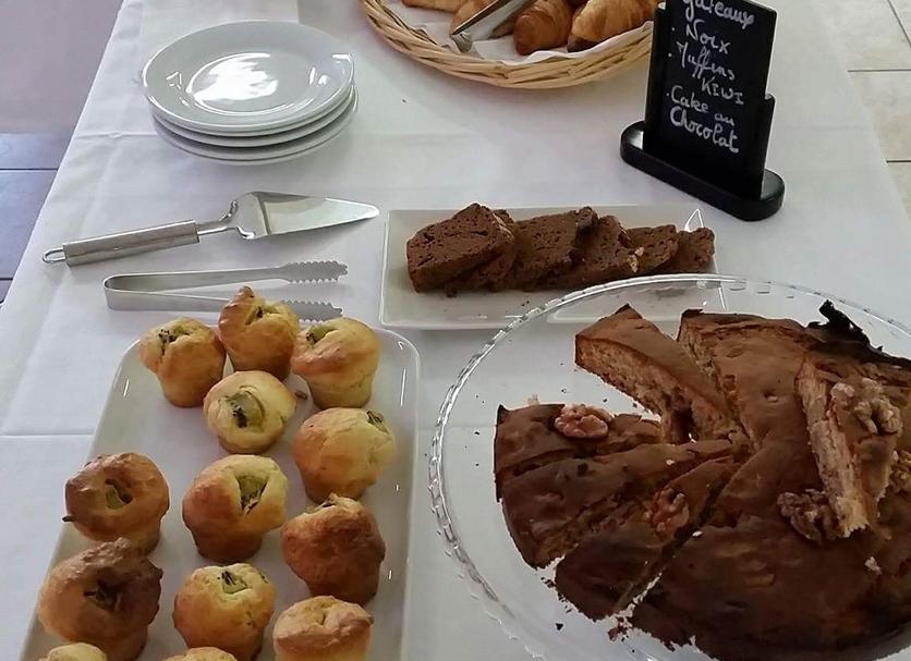 Buffet Photo