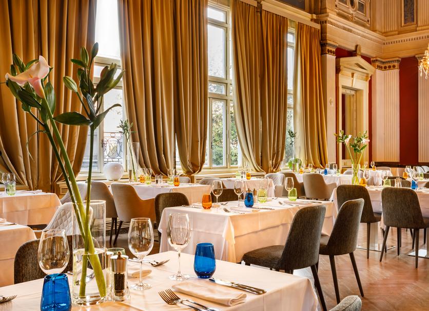 Restaurant Photo
