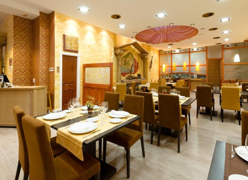 Restaurant Photo