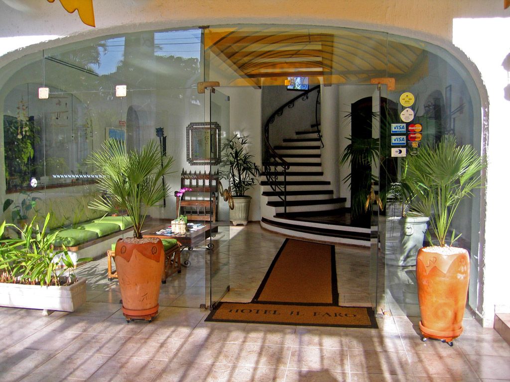 Entrée de l’hôtel